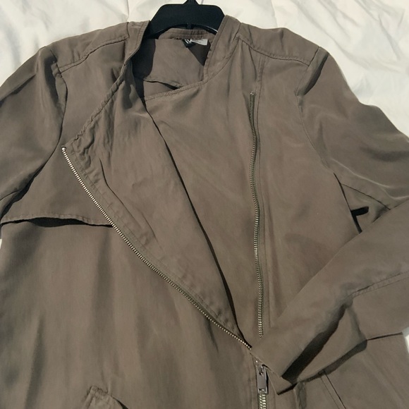 Military Style Full Length Light Jacket - Picture 3 of 9